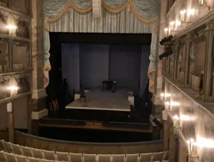 Mehr über den Artikel erfahren Improvisation und Sprechstimme – Warum Spontaneität unsere Kommunikation verändert